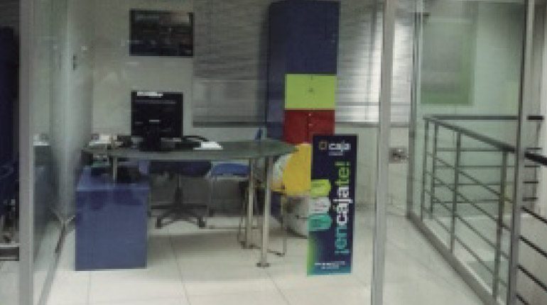 Implementación de oficina de gerencia - Ag. SMP - Caja Arequipa