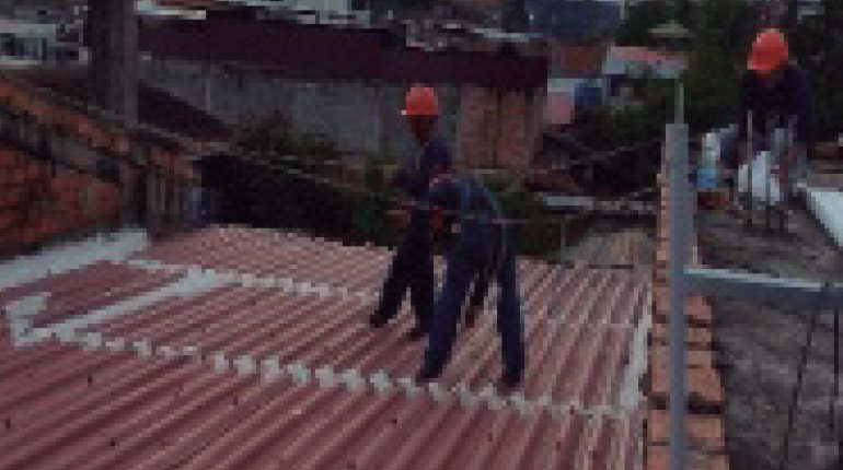Cambio de cobertura integral de techo de Agencia Tarapoto – Caja Arequipa