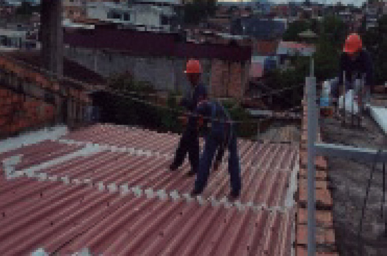 Cambio de cobertura integral de techo de Agencia Tarapoto – Caja Arequipa