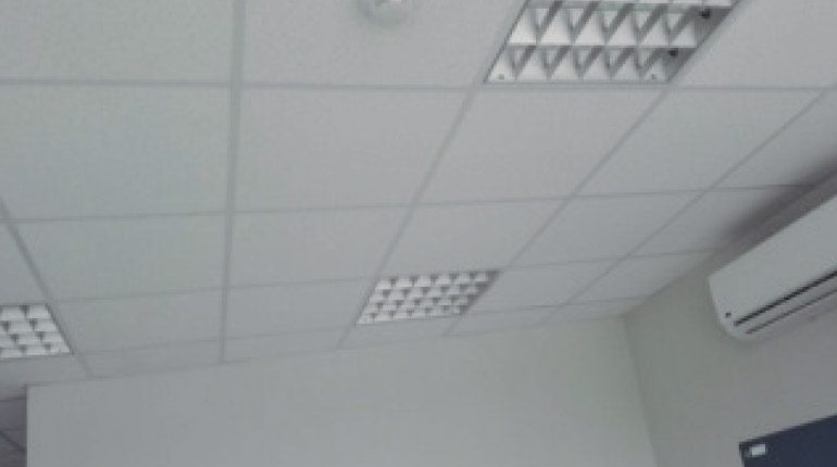 Cambio de cobertura integral de techo de Agencia Tarapoto – Caja Arequipa