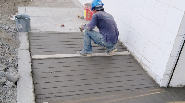 Trabajos de levantamiento de observaciones INDECI en Tienda Casinelli en Huacho