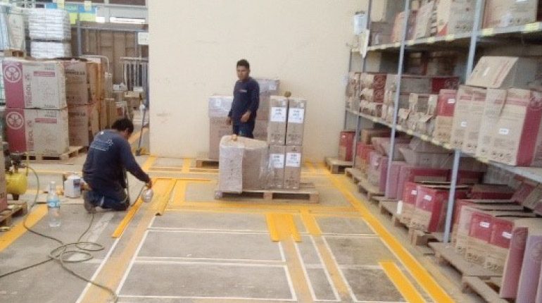 Trabajos de levantamiento de observaciones INDECI en Tienda Casinelli en Huacho